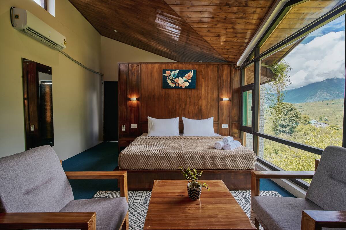 Kaizen Luxe Villa - Wooden Attic
